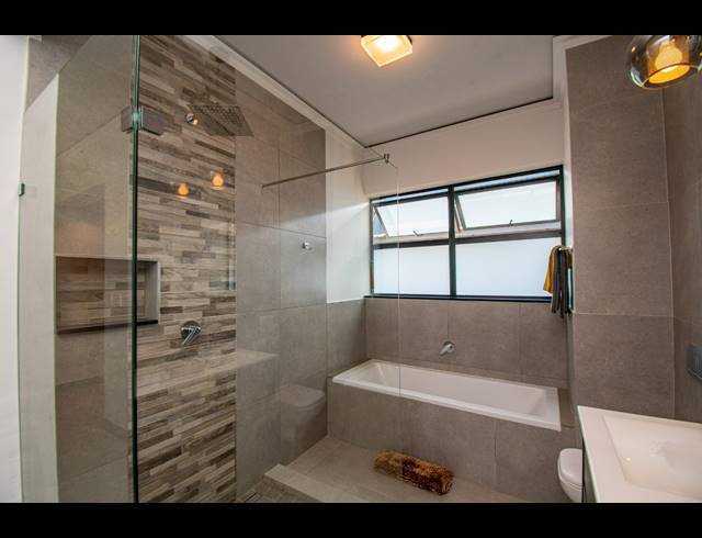 3 BEDROOM TOWNHOUSE FOR SALE IN MENLO PARK